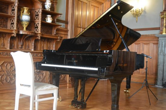 В Воронцовском дворце в Алупке состоялось научно-просветительское мероприятие «Музыкальный салон в Воронцовском дворце»
