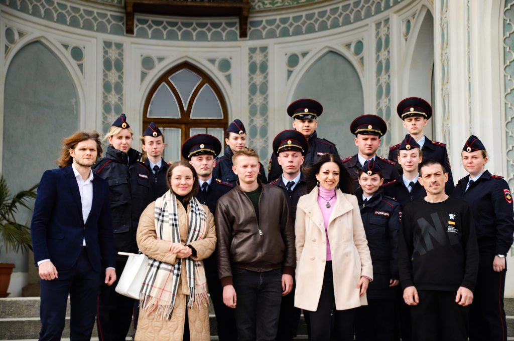 Сегодня, в стенах Воронцовского дворца в Алупке, состоялась премьера видеоклипа группы «Таврика».