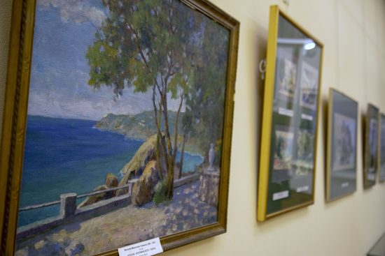 5 декабря 2024 года в выставочном павильоне «Садовый домик» Воронцовского дворца в Алупке открылась уникальная выставка под названием «Алупкинский парк.Взгляд сквозь века»