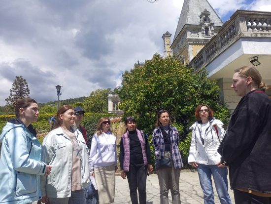 В Массандровском дворце прошел день открытых дверей для туристических фирм