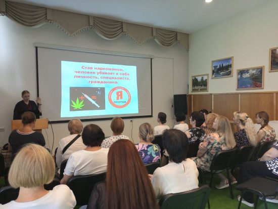 В Массандровском дворце прошли мероприятия, приуроченные к Международному дню по борьбе с наркоманией