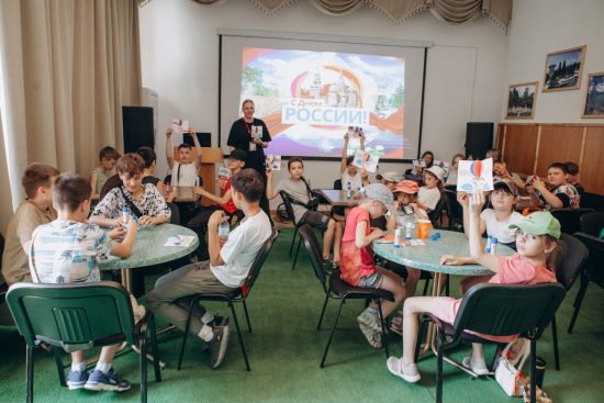 В Массандровском дворце в преддверии Дня России прошел ряд просветительских мероприятий.