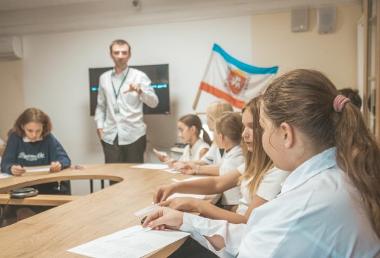 Тематическая беседа ко дню Символики Республики Крым