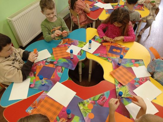 В день памяти Святого Николая Чудотворца сотрудники Массандровского дворца провели просветительское мероприятие для воспитанников МБДОУ «Детский экологический центр»