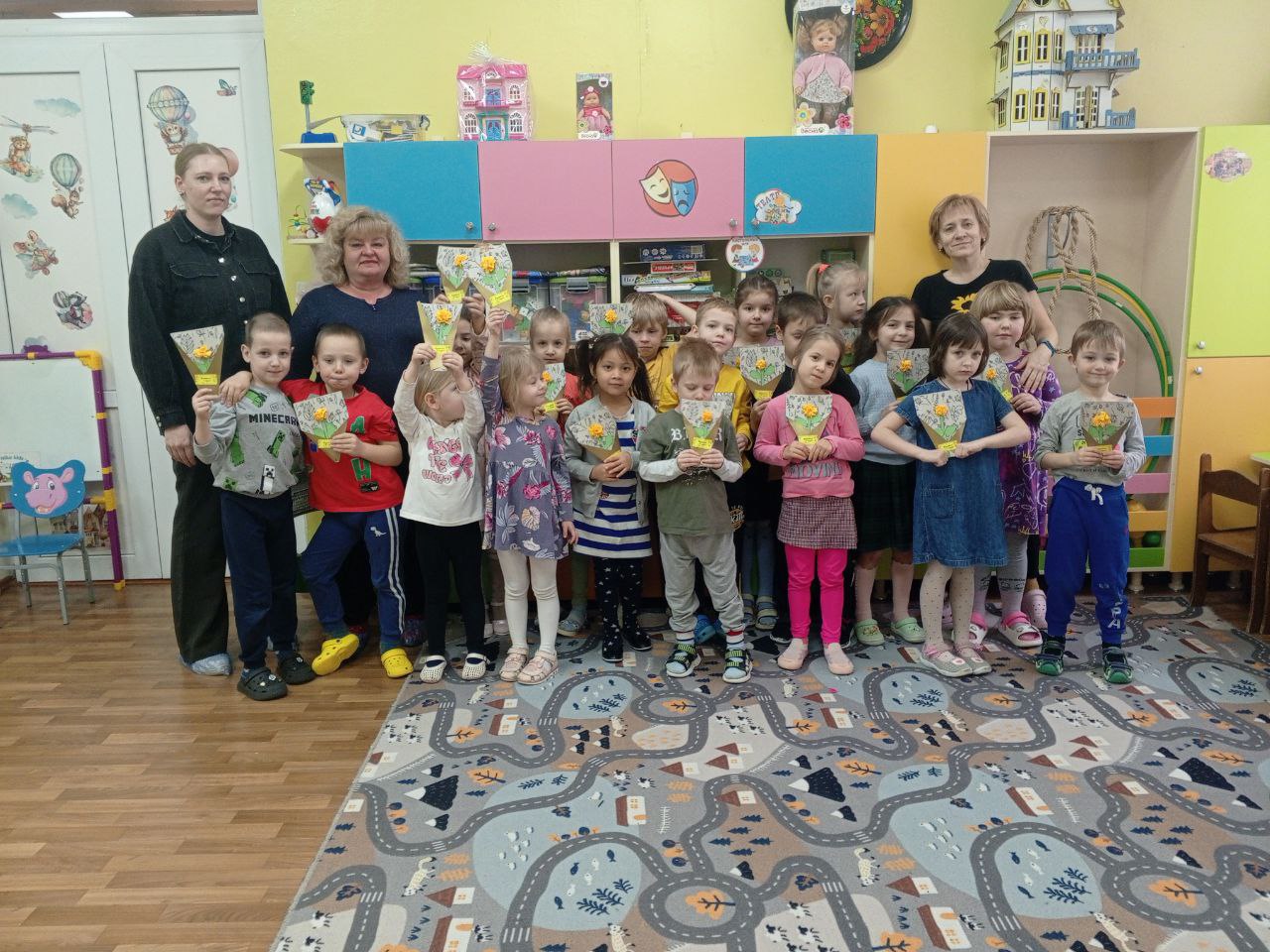 Подробнее о статье В преддверии Международного Дня 8 марта сотрудники Массандровского дворца провели просветительское мероприятие в Детском экологическом центре Ялты.