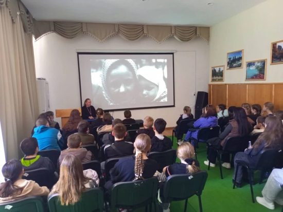 В преддверии памятной даты День единых действий в память о геноциде советского народа нацистами и их пособниками в годы Великой Отечественной войны в конференц-зале Массандровского дворца прошел Час Памяти «Трагические страницы истории Ялты. Без срока давности».